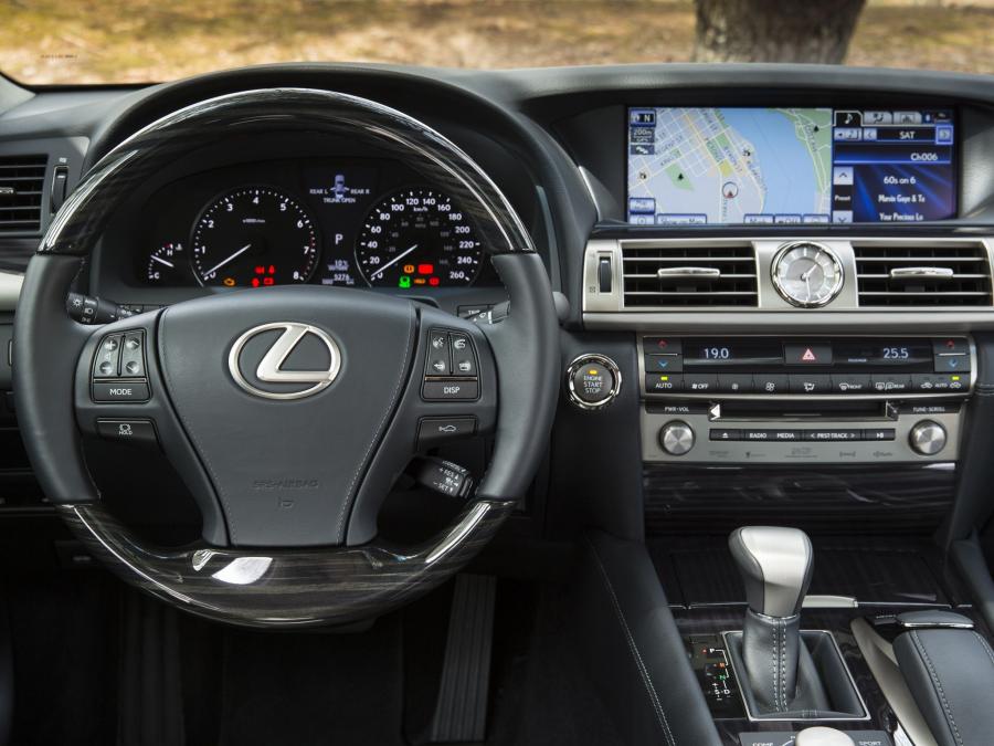  Lexus LS460 AWD 2012 года  (фото 11 из 16)